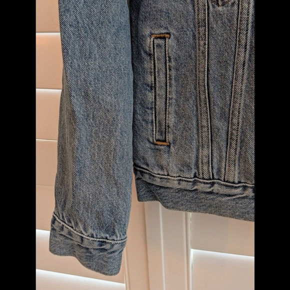 Levi's Ex-Boyfriend Trucker Jacket - Picture 7 of 13